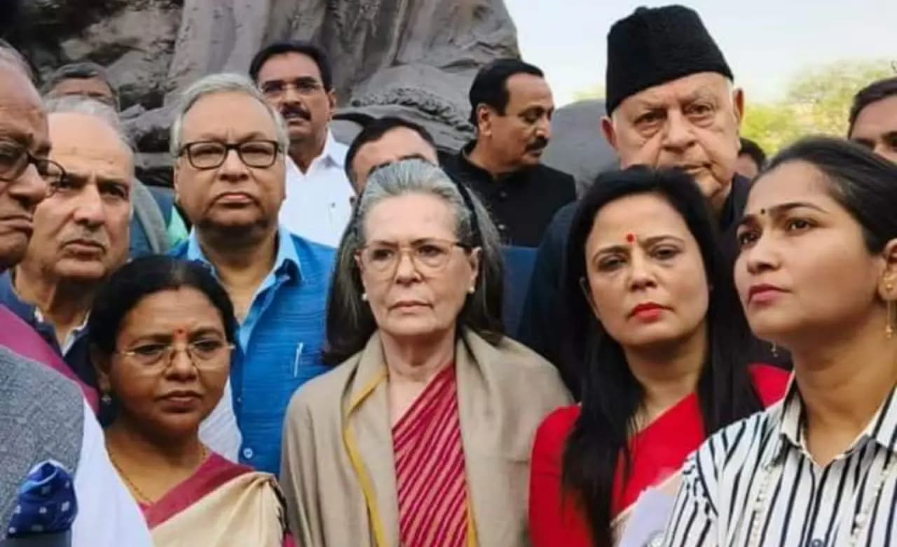 Issue solidarity, TMC silent for Congress but refused CPM