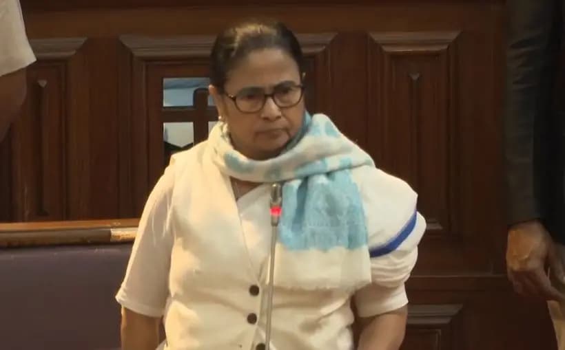 Mamata banerjee thrashes BJP mlas at assembly