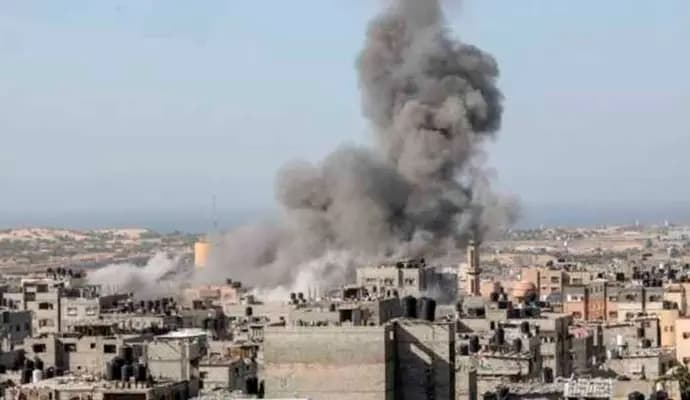 attack at gaza city school, 30 dead