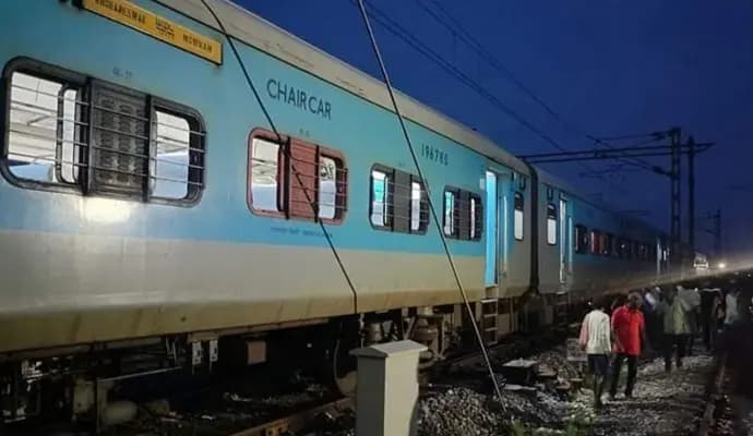 fire in janashatabdi express