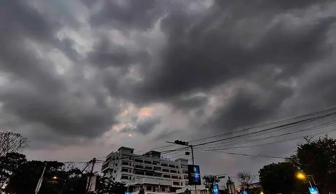 Discomfort elevates as mercury soars, rainfall expected across multiple districts