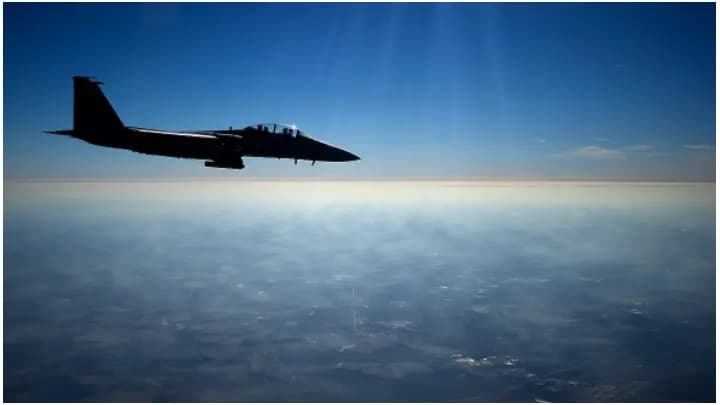US Air Strikes Hit Over 85 Iran-Linked Targets In Syria, Iraq