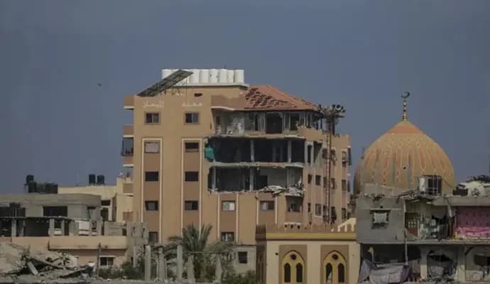 attack on gaza school, dies 27