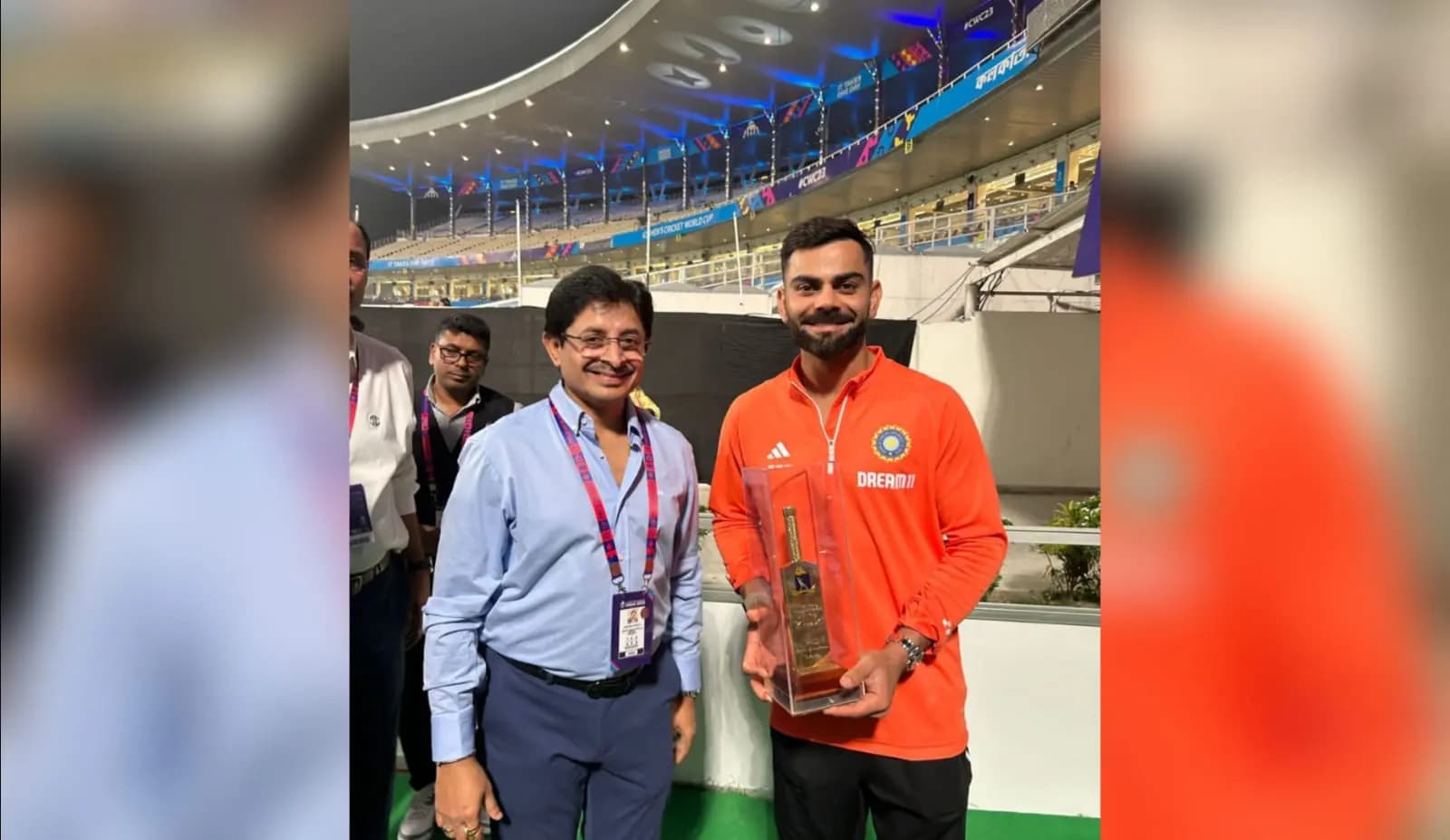 Cab president presented Virat Kohli with a gold plated bat