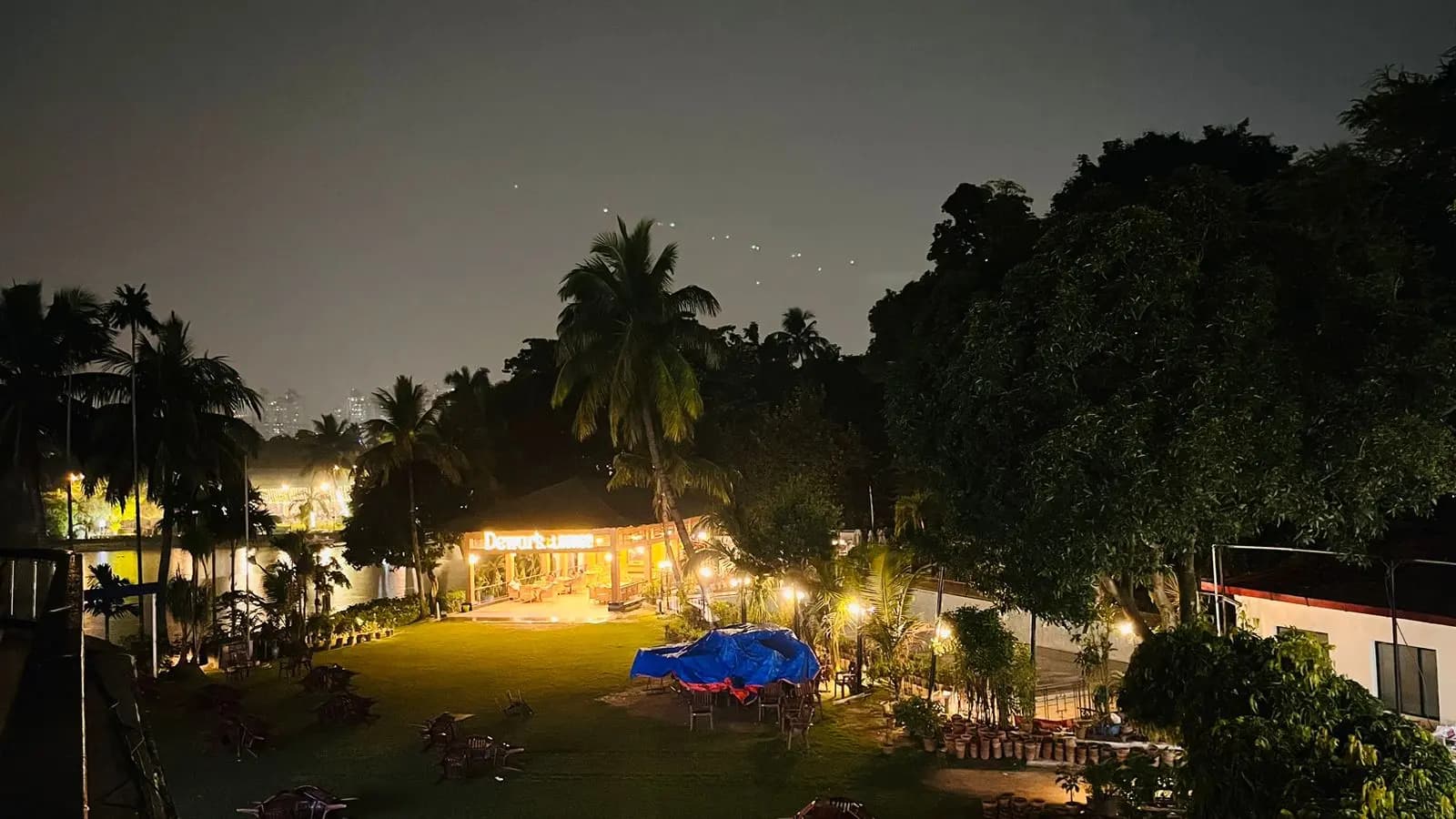 Rained suddenly in the city of Kolkata on Friday evening
