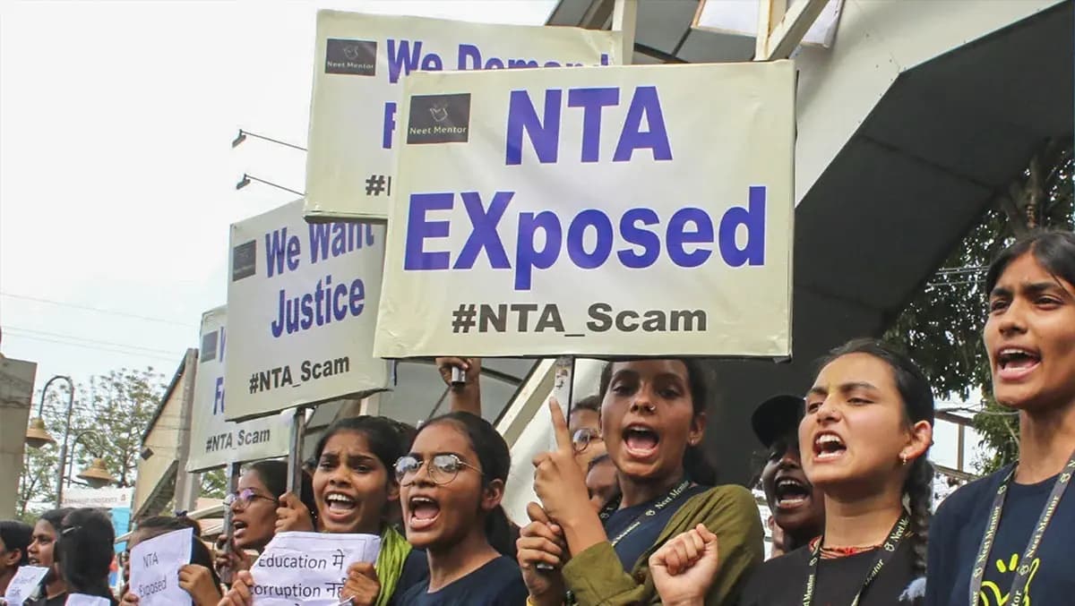 NEET-UG Results: নিট ইউজি পরীক্ষায় প্রশ্ন ফাঁস, বেনিয়ম-সহ একগুচ্ছ অভিযোগ নিয়ে তোলপাড় দেশ। এর মধ্যেই বৃহস্পতিবার দেশের শীর্ষ আদালত ন্যাশনাল টেস্টিং এজেন্সি অর্থাৎ এনটিএ-কে বড় নির্দেশ দিয়েছে।