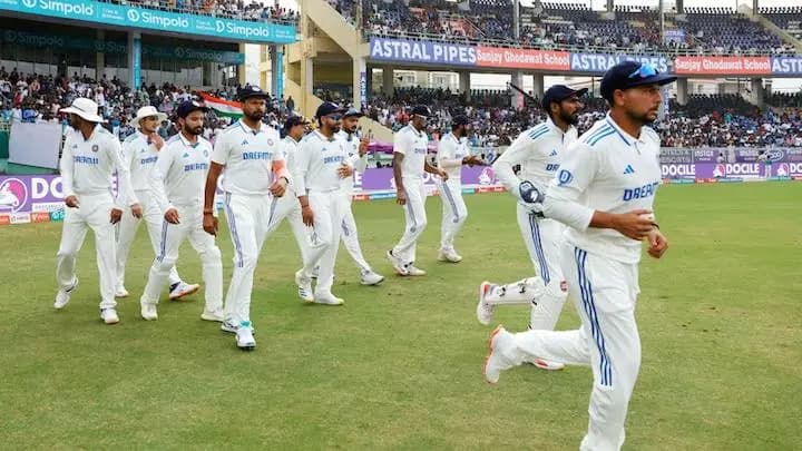 England need 332 more runs