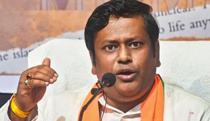 Election Commission showcause notice to bjp state president Sukanta Majumdar