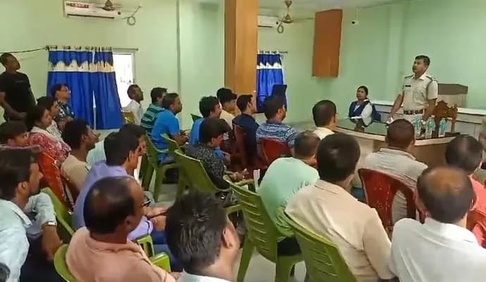 Police on alert to prevent robberies at gold shops in Murshidabad