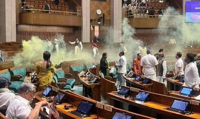 smoke cans, security breach, tmc protest