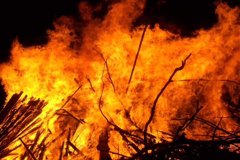 Fire Brokes out at narkeldanga_gnr