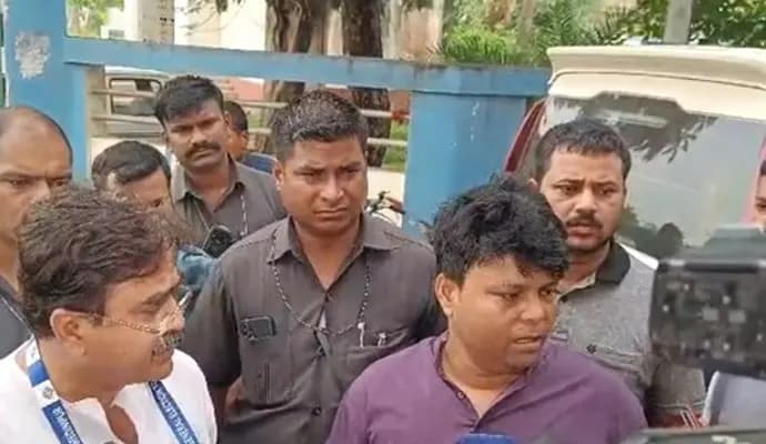 election begins in bengal eight seats