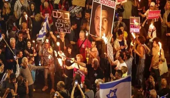 People of Israel protest against netaniahu