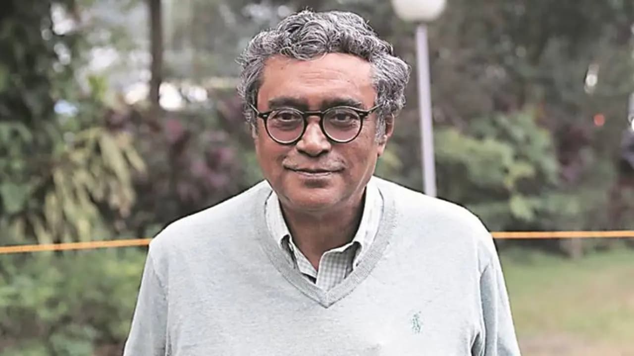 Is Swapan Dasgupta the new education minister of West Bengal speculation arose