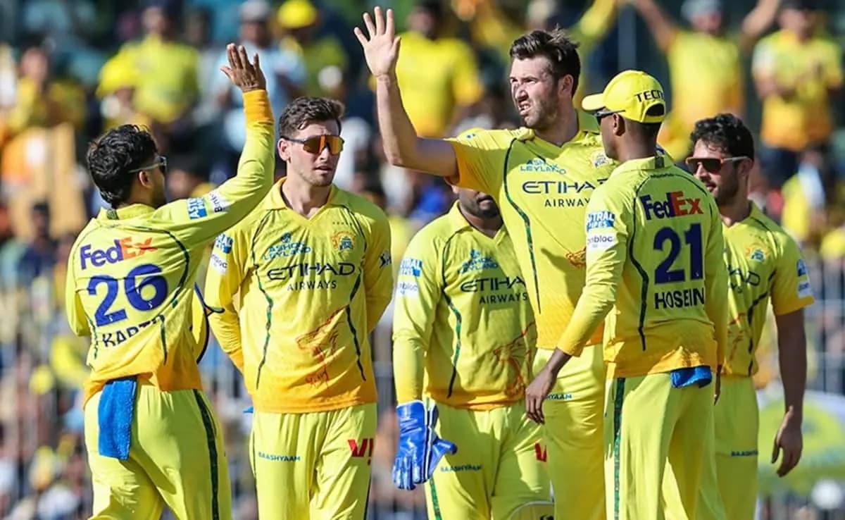 CSK dealt big setback in IPL Playoffs race as star flies back home mid season
