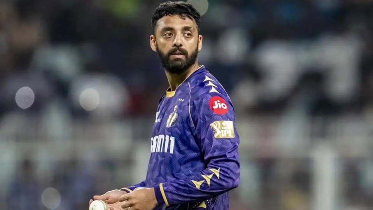 IPL 2026:is KKR star Varun Chakaravarthy severely Injured