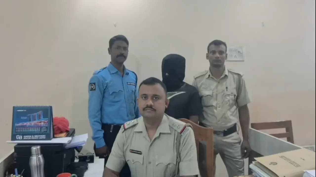 Three Bangladeshi citizen detained in Murshidabad sent to Holding centre