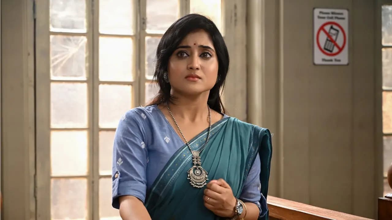 Atonko new bengali series featuring Soumitrisha Kundu