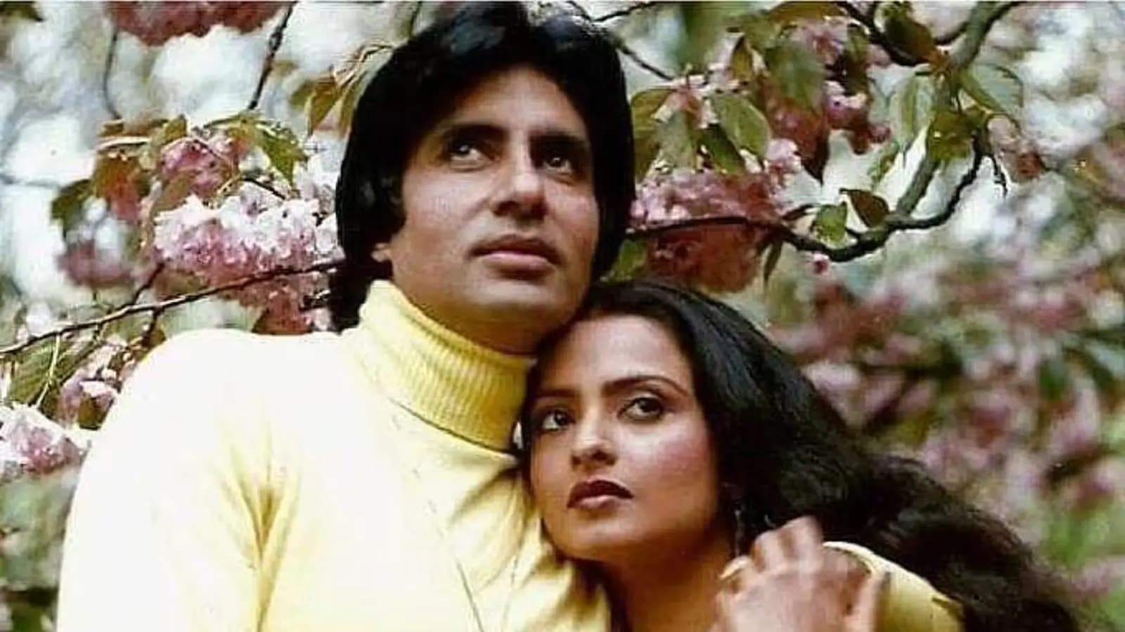 When Rekha Admitted Being Hopelessly and Insanely In Love With Amitabh Bachchan