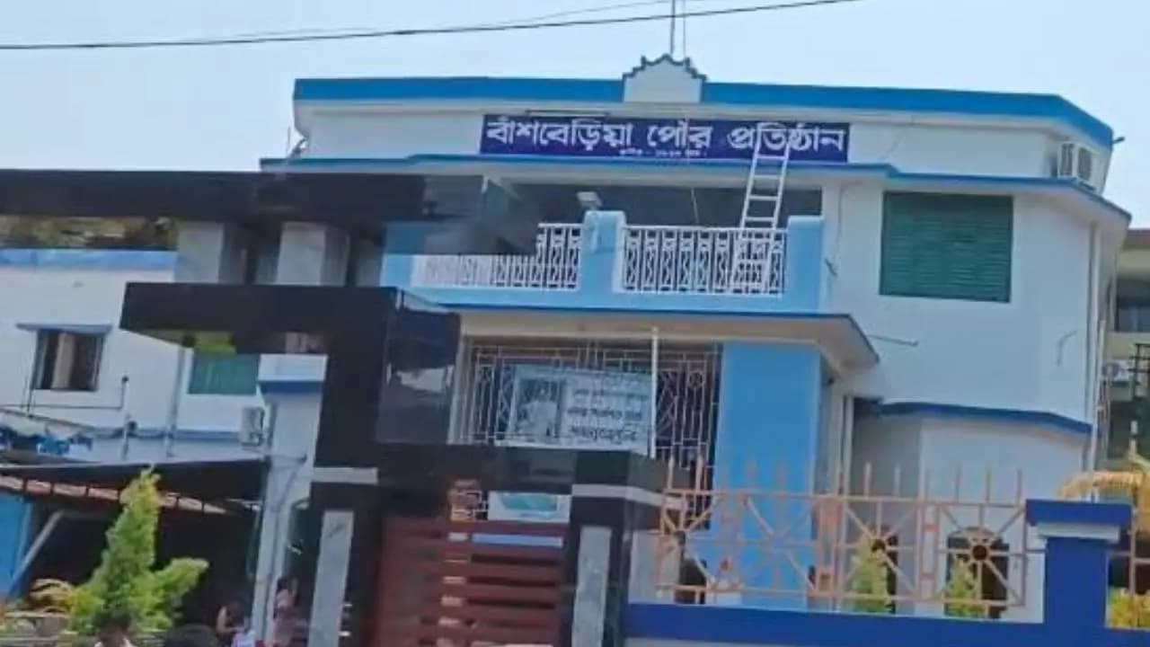 MLA issues notice demanding an account of corruption; Municipal Chairman and Vice-Chairman resign