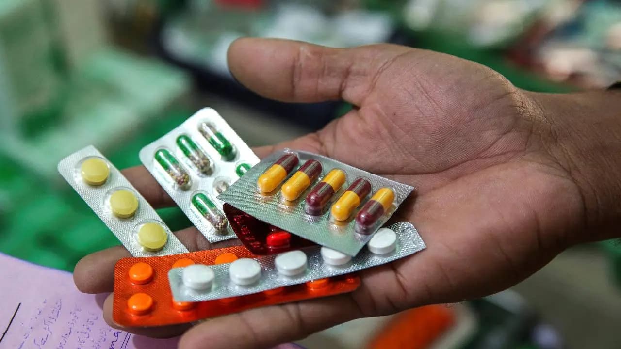 Yusuf Sarai Medical Market Discounts