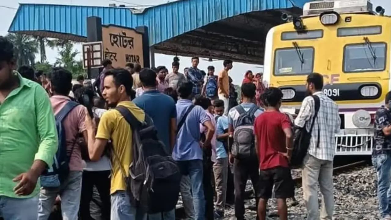 Rail Roko: Eastern Railway condemned the movement on Diamond Harbour division