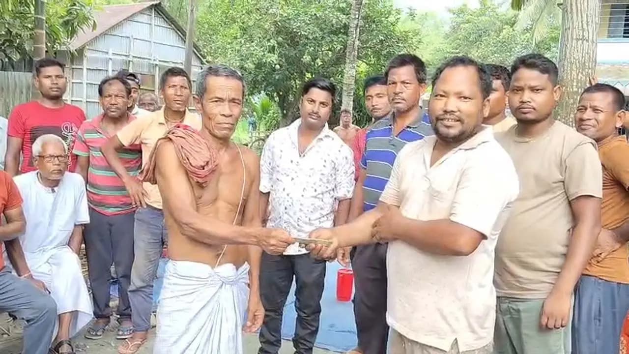 TMC leader returned money taken as bribe for giving Awas Yojana facility to the common people