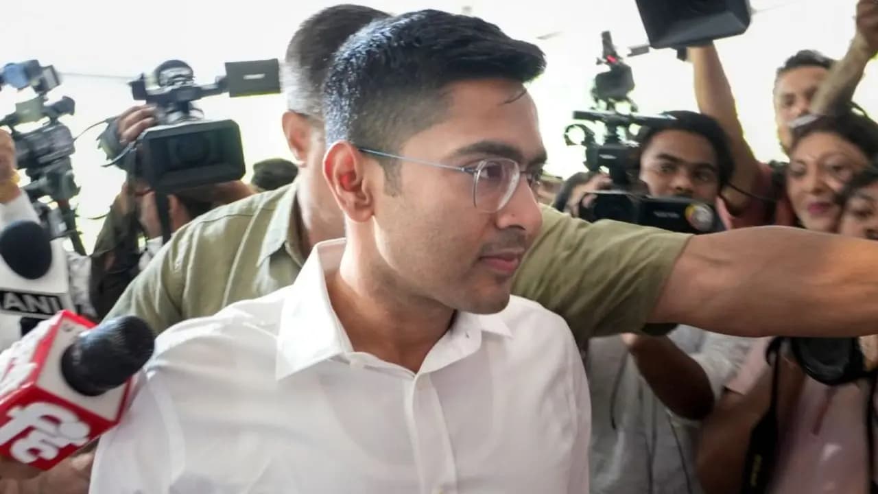 fake sign scam abhishek left bhabani bhavan