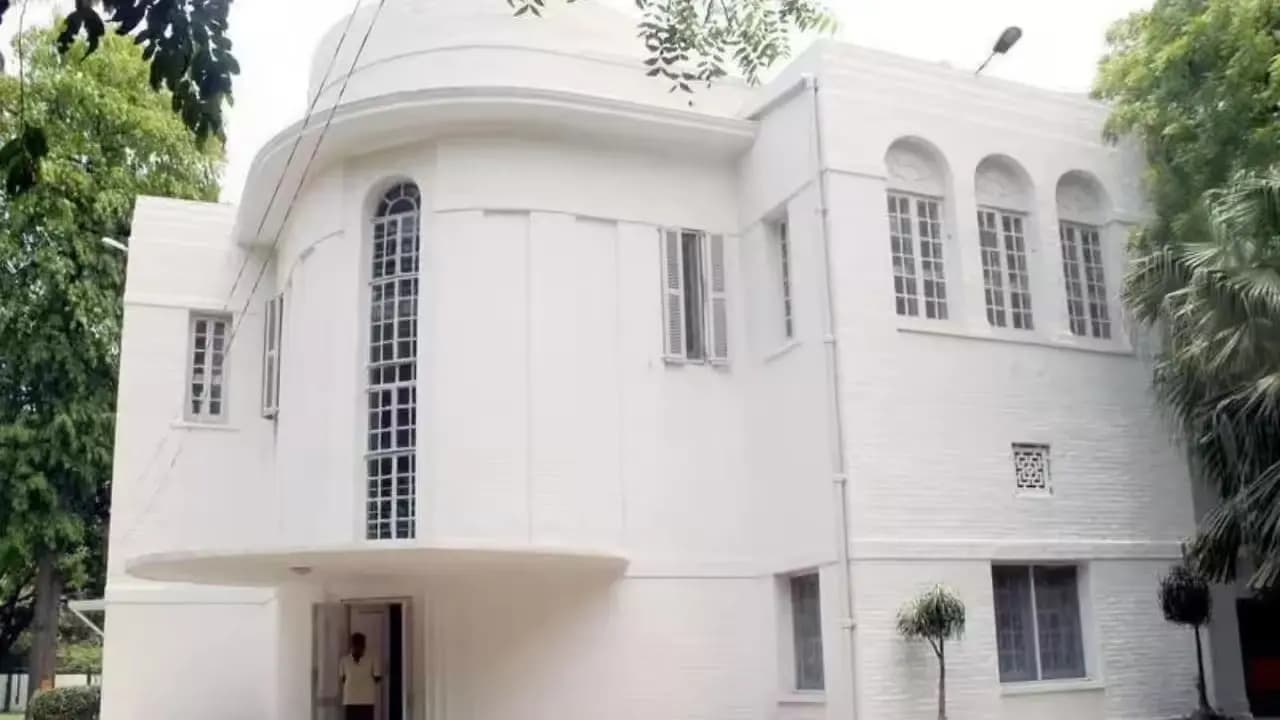 Delhis cursed CM bungalow will be demolished Know the mysterious story of 33 Sham Nath Marg
