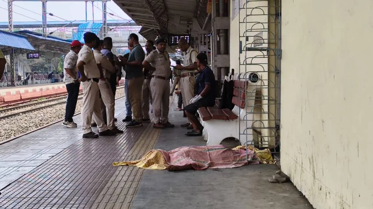 Man Hacked to Death in Broad Daylight at Mourigram Station