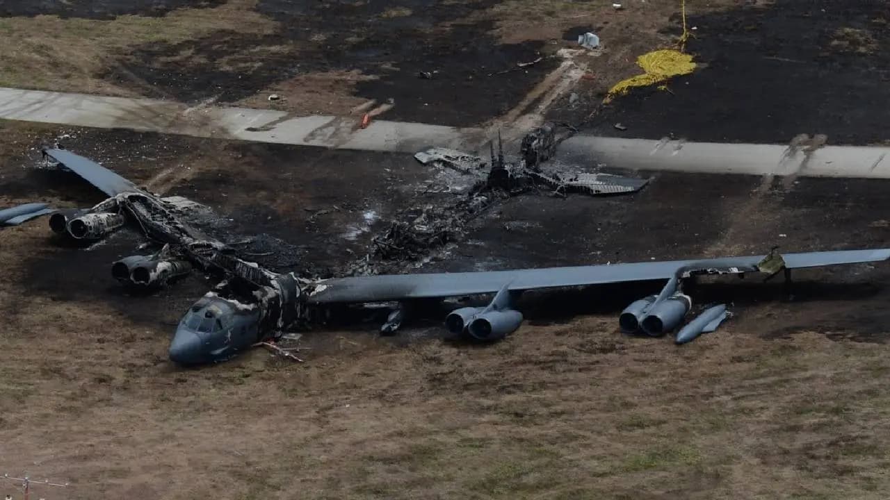 US B-52 aircraft crashes in America amidst the World Cup