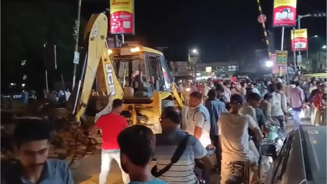 Bulldozer Drive at Habra Railway Station: Shops on Railway Land Demolished