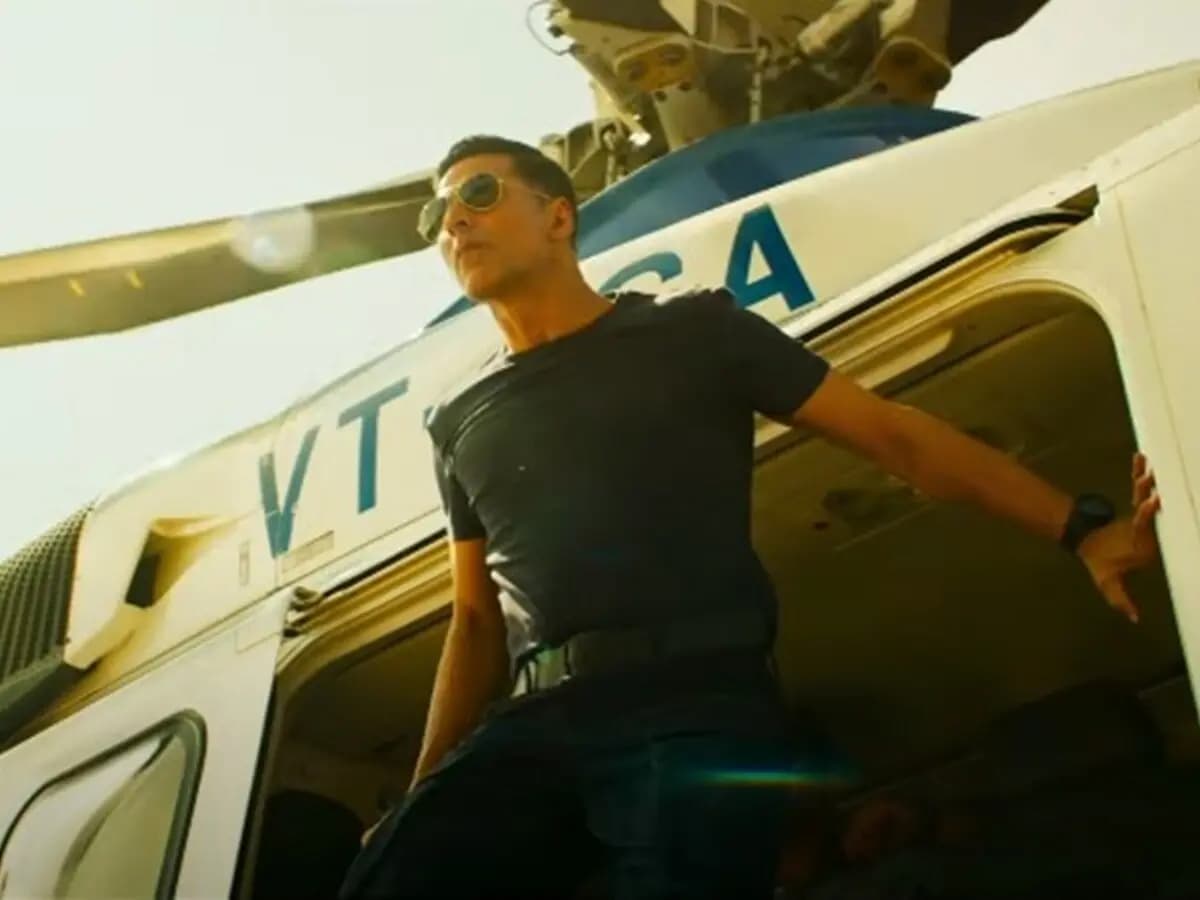 Farah Khan Reveals How Producer Akshay Kumar Blew Up Money On Tees Maar Khan Set By Taking A Helicopter Daily
