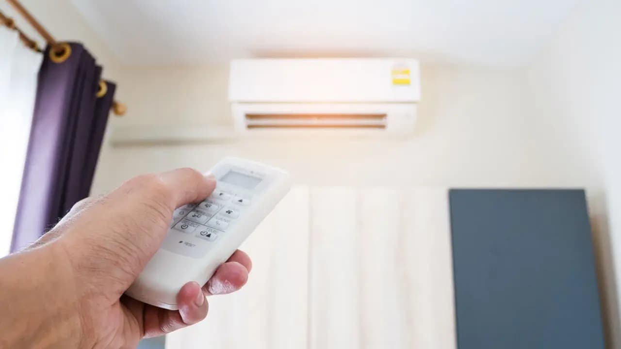 AC Usage tips: keep your air conditioner on while away will save you a lot of money