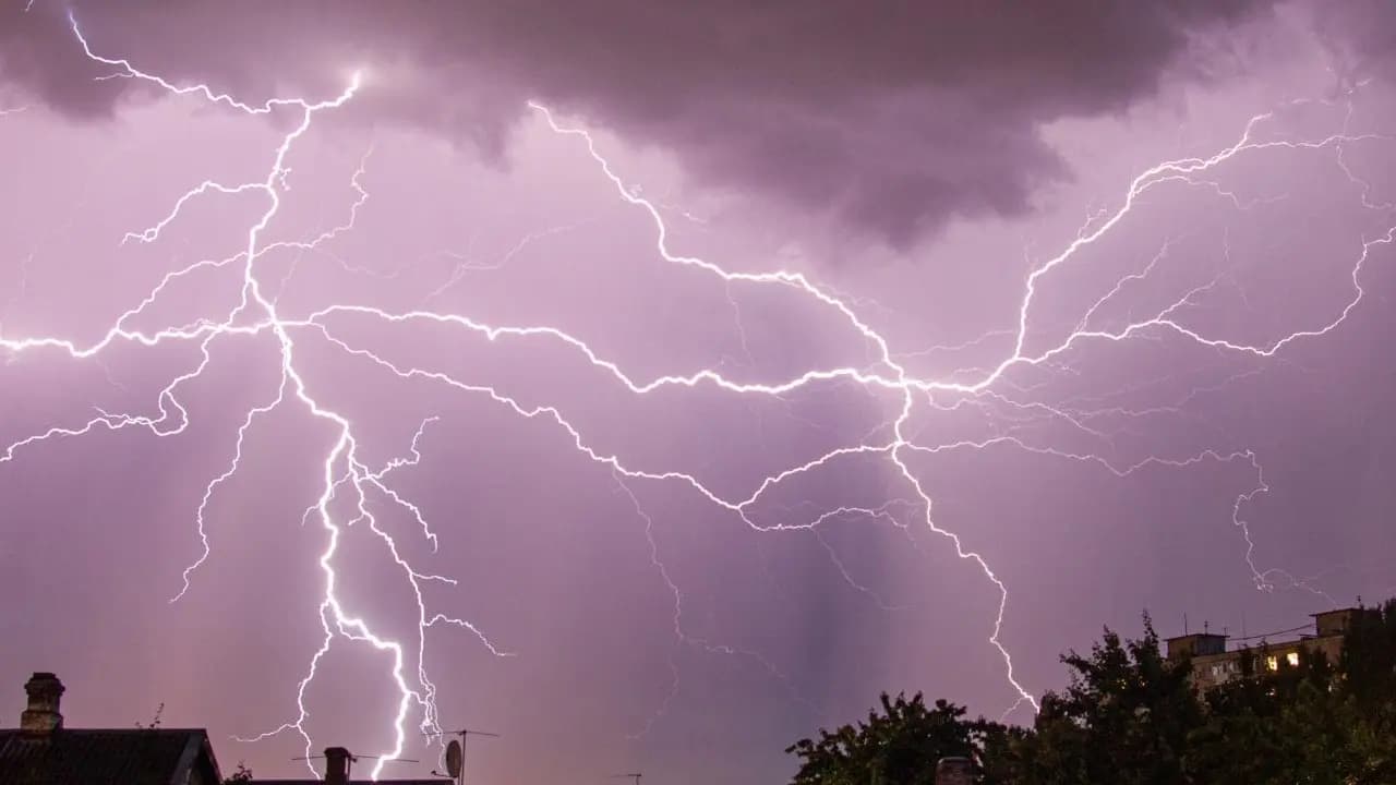 Heavy rain Thunderstorm big update couple died here the reason