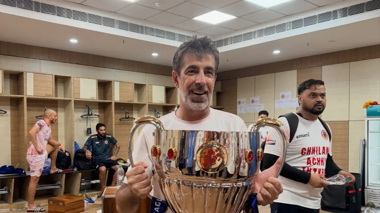 Never go to Mohun Bagan after hurting East Bengal supporters Oscar Bruzon chooses this Club
