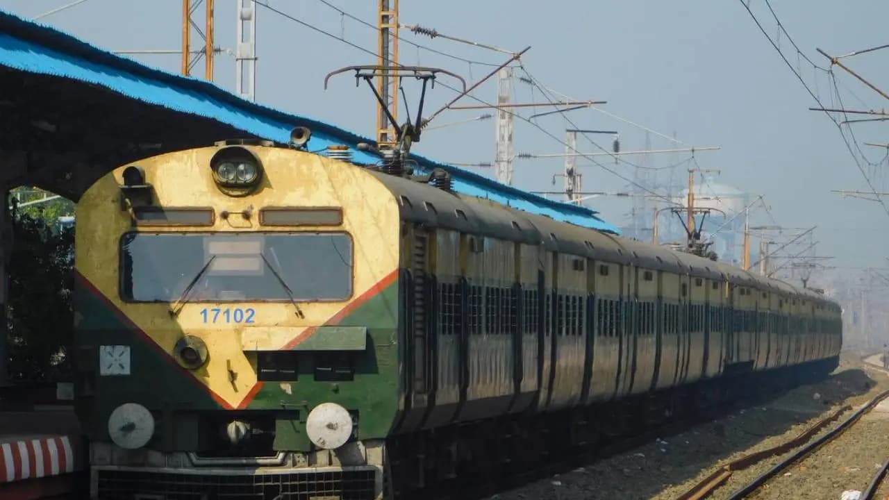 Sealdah Division Expands MEMU Services to Berhampore Court for Better Passenger Convenience