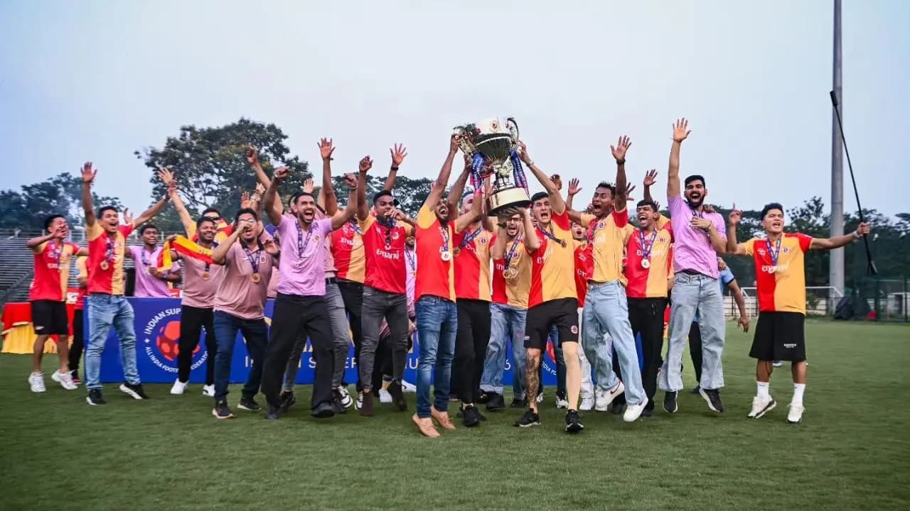 Antonio Lopez Habas and Manolos name emerged in the race to become East Bengal head coach