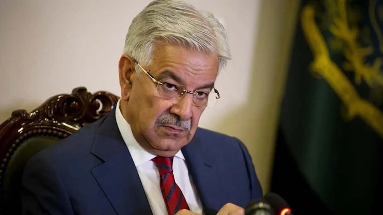Pak Defence Minister Khawaja Asif Threatens War Against India