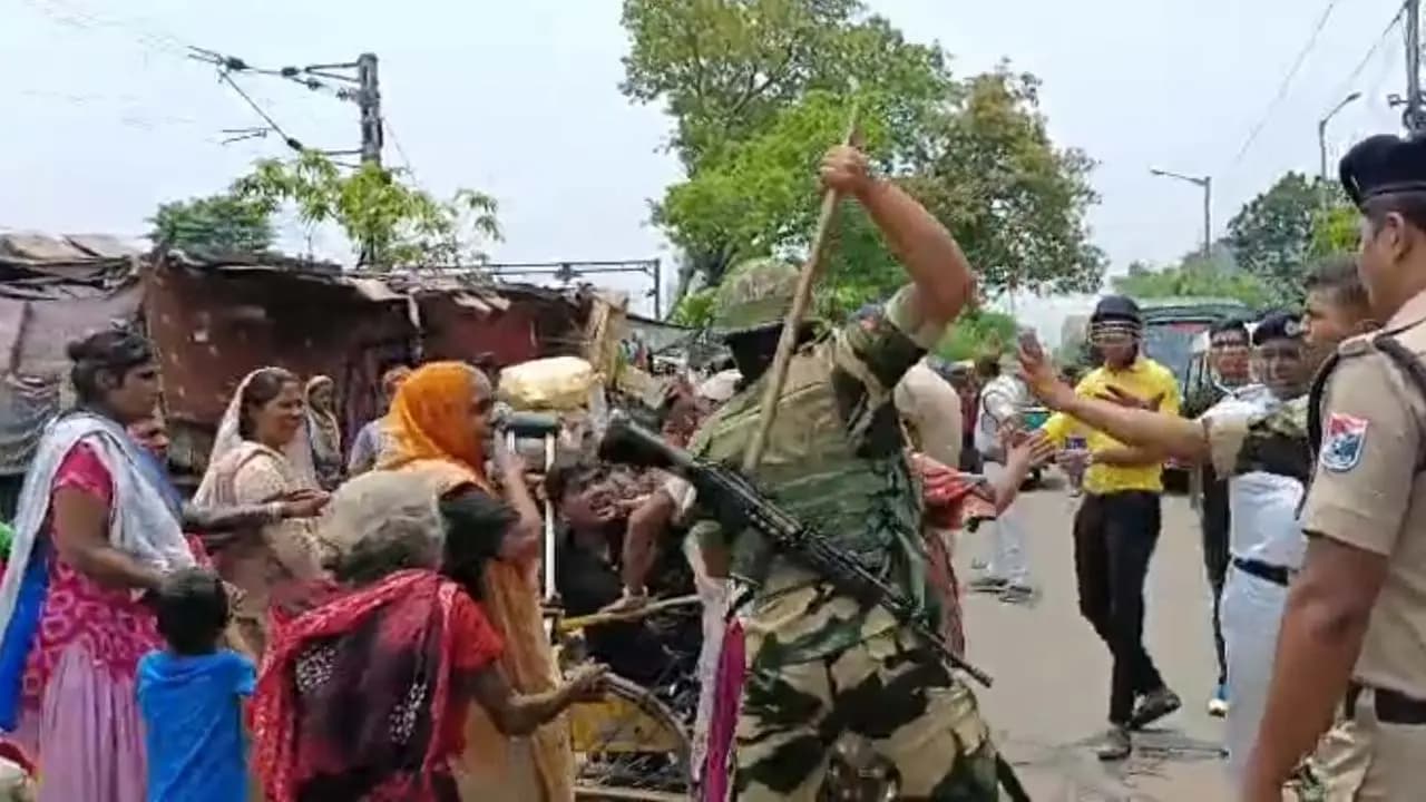 Bulldozers rolled into Tikiapara encroached railway land cleared