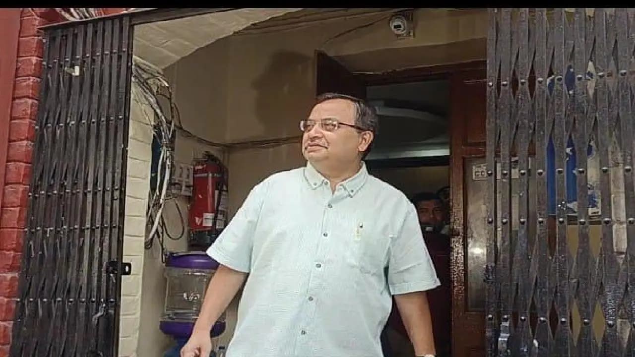 kunal ghosh Big Update: fir lodged against kunal ghosh for gathering without permission on bentinck street sources says beleghata mla will appear police station today