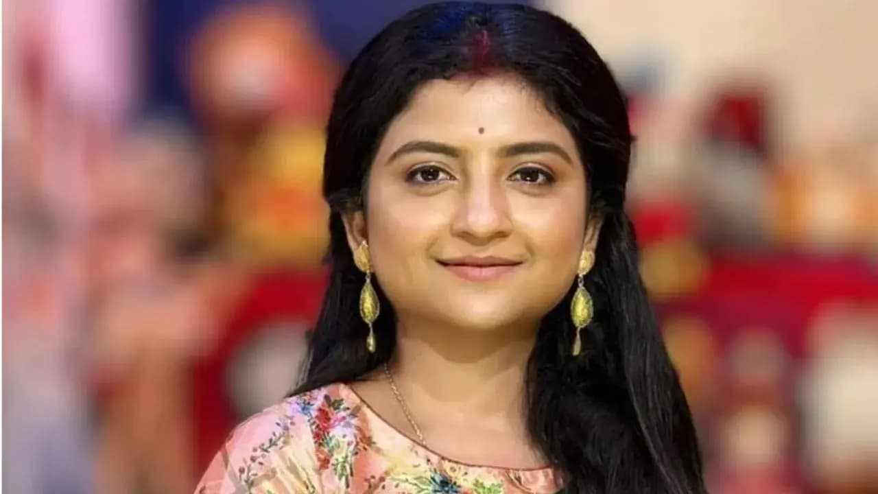 Aditi Munshi facebook page not found