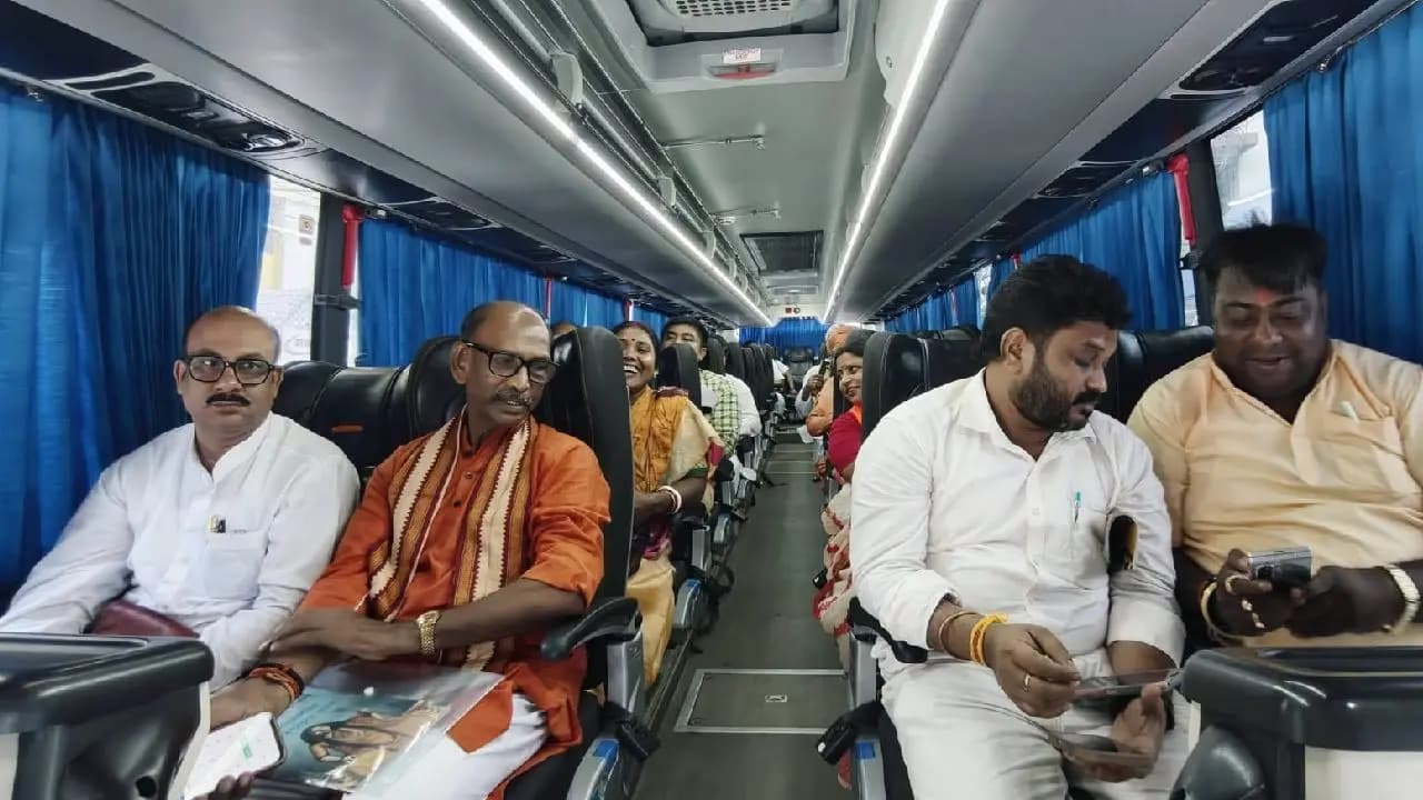 BJP Bengal Update: Not personal car BJP MLAs and ministers arrive by bus for the orientation programme here reason