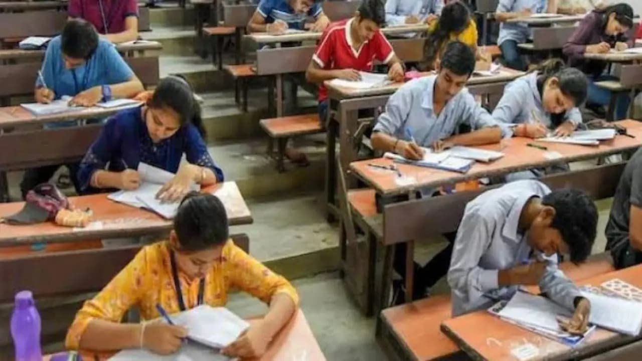 Admissions Based on NEET JEE: Class 12 Borads exams may get 50 percent weightage in admissions based on NEET and JEE