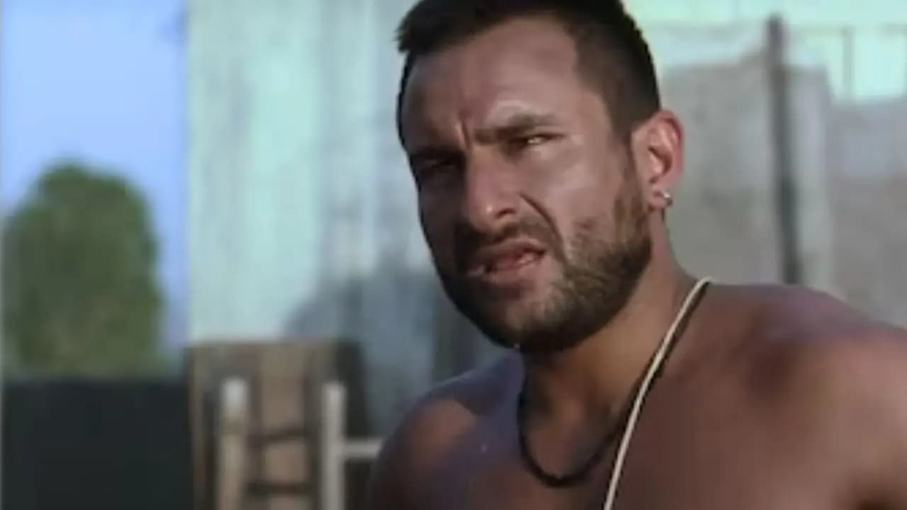 Saif Ali Khan says vishal bhardwaj asked him to shoot omkara scene without dress