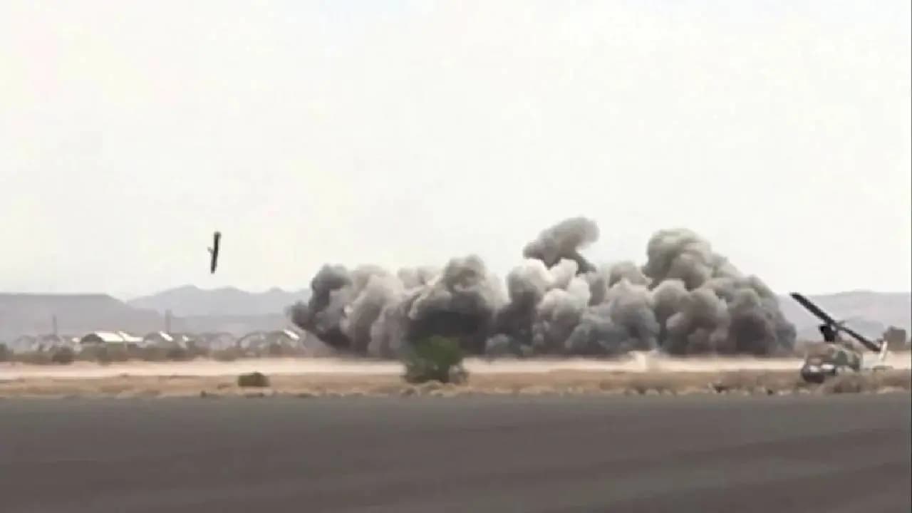 Video: Saudi Arabia strikes Yemen airport to block Iranian flight Houthis vow revenge