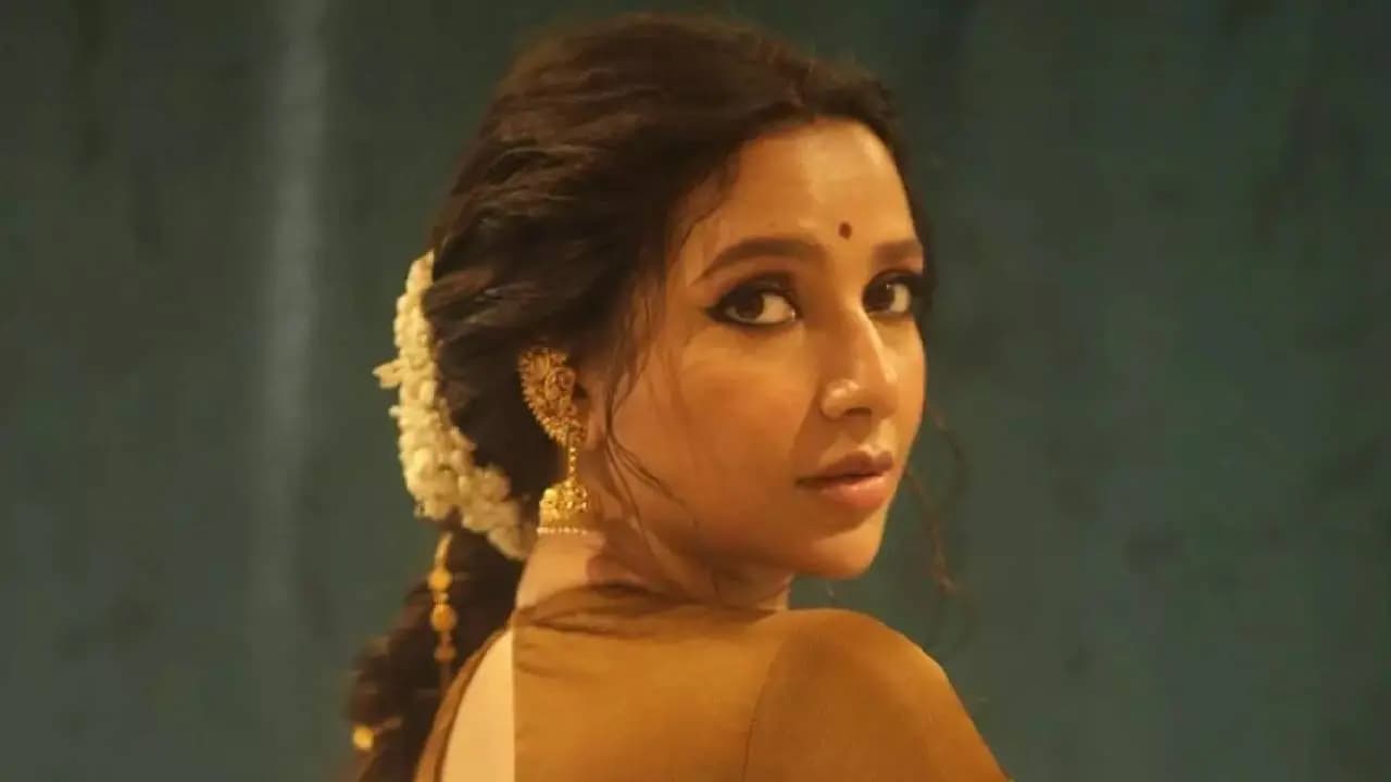 Subhashree Ganguly is absent from Jagannath Puja at her home