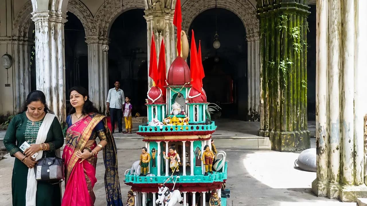 Two raths are pulled at the Bardhaman Rajbari Learn about their significance