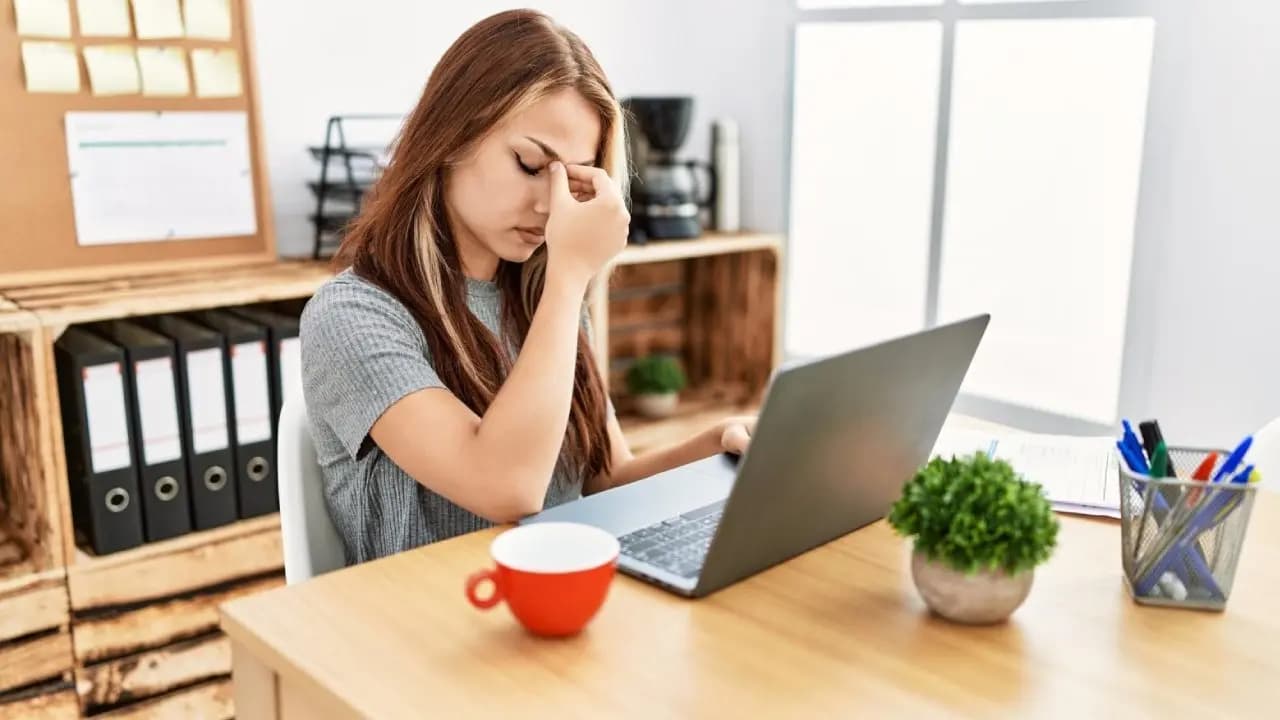 Vitamin D Deficiency Symptoms: How Fatigue and Bone Pain Affect Health in Daily Life