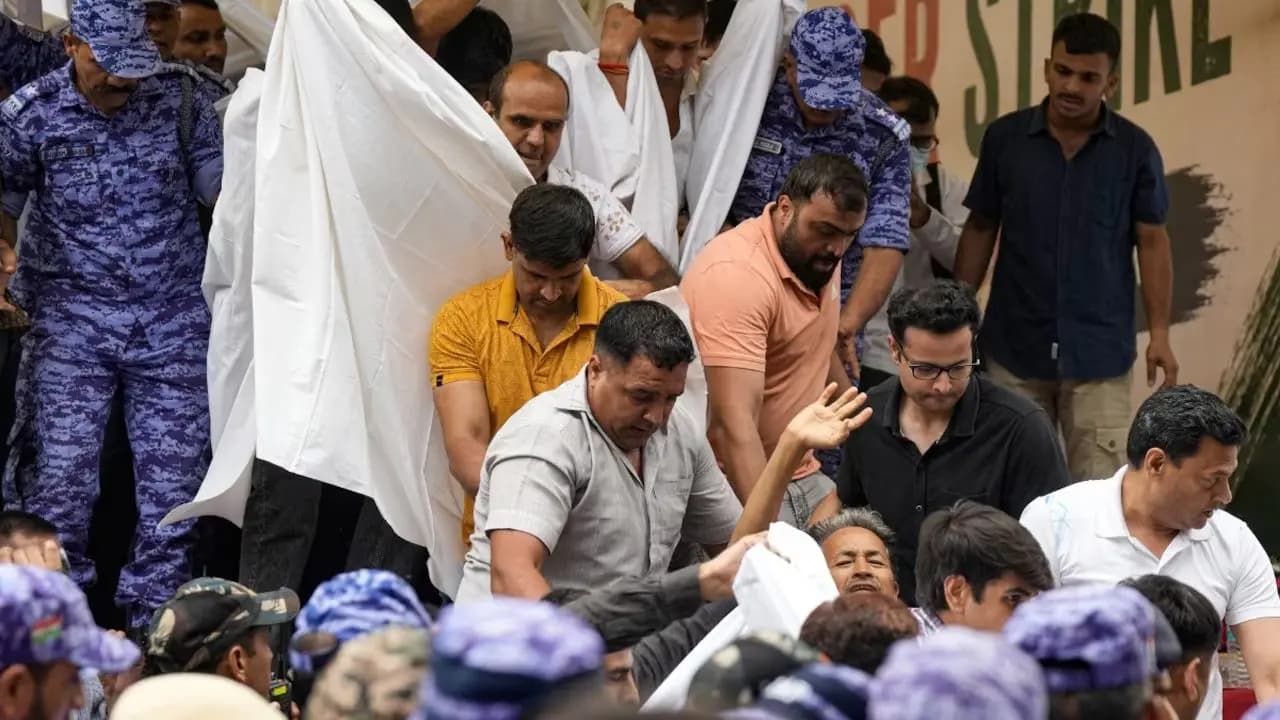 sonam wangchuk wants to go back to jantar mantar from hospital